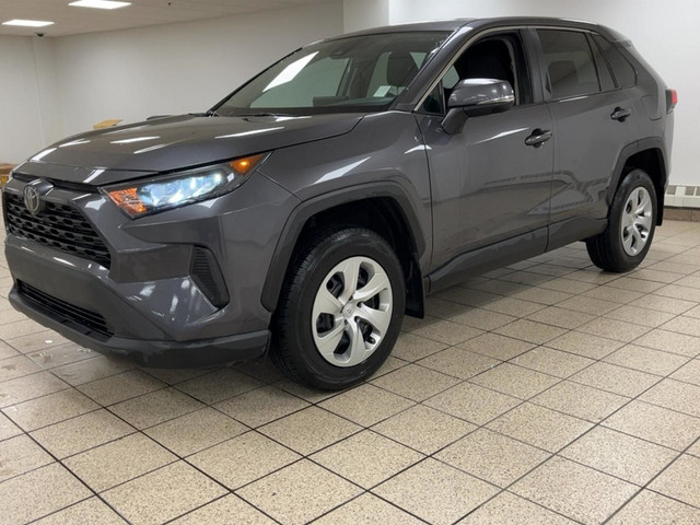 2022 Toyota RAV4 LE in Cars & Trucks in Calgary - Image 2
