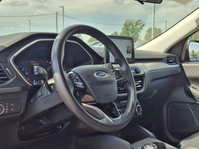2022 Ford Escape SEL AWD | Pano Sunroof | Leather | Adaptive in Cars & Trucks in Guelph - Image 2