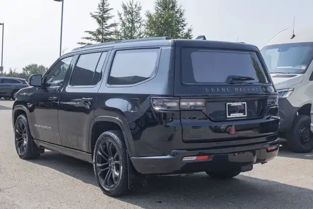 2022 Jeep Grand Wagoneer Obsidian in Cars & Trucks in Edmonton - Image 9