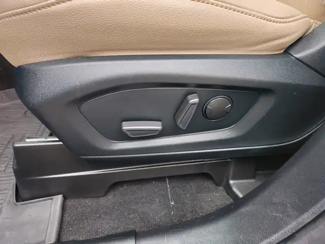 2020 Ford Explorer XLT 4WD in Cars & Trucks in Chatham-Kent - Image 23
