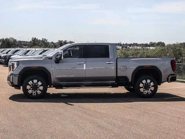 2025 GMC Sierra 3500HD Denali dans Autos et camions dans Comté de Strathcona - Image 6