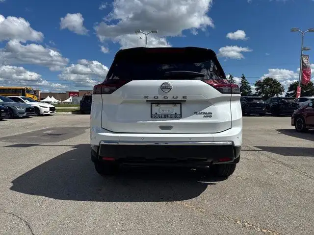 2024 Nissan Rogue Platinum | AWD | Low KM | Digital Dash63849105076355124