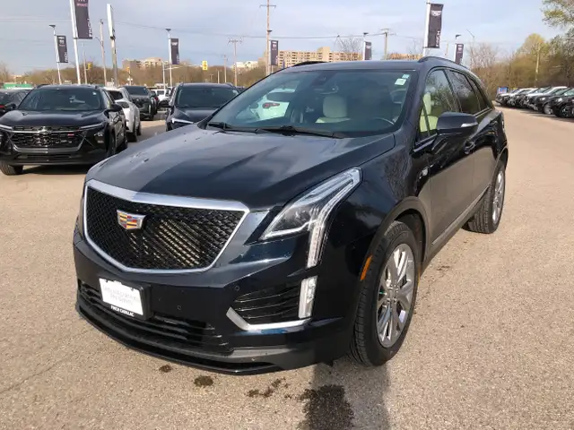 2021 Cadillac XT5 AWD Sport in Cars & Trucks in London - Image 2