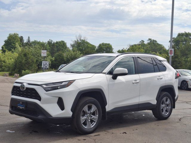 2022 Toyota RAV4 XLE AWD | Sunroof | Radar Cruise in Cars & Trucks in Guelph