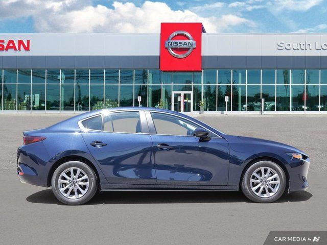 2022 Mazda Mazda3 GS | 1 Owner | Leather | Memory Seats | No in Cars & Trucks in London - Image 2