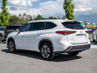 One Owner - Keyless Ignition - AWD - Sunroof - SofTex Leather - BSM The 2021 Toyota Highlander XLE b... (image 6)