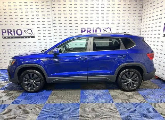 2022 Volkswagen Taos in Cars & Trucks in Ottawa - Image 3