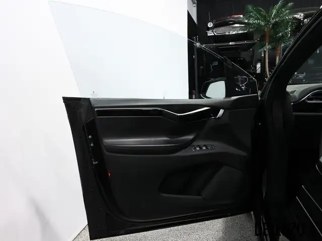 2016 Tesla Model X 90D 7 Passenger in Cars & Trucks in Laval / North Shore - Image 13