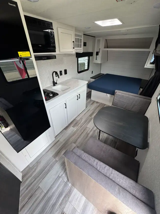 2024 Jayco JAY FLIGHT 195RB in Travel Trailers & Campers in Kawartha Lakes - Image 4