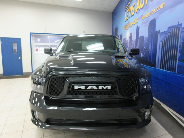 RAM 1500 2017 EXPRESS CREW-CAB V8 5.7L HEMI 4X4 112 400 KM in Cars & Trucks in Lévis - Image 4