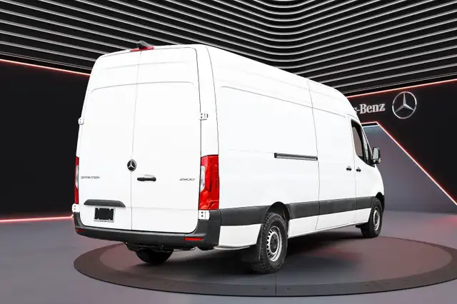 2022 Mercedes-Benz Sprinter Cargo Van Cargo 170 WB in Cars & Trucks in City of Montréal - Image 10