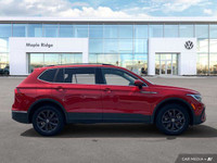 This Volkswagen Tiguan boasts a Intercooled Turbo Regular Unleaded I-4 2.0 L/121 engine powering thi... (image 5)