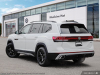 AMVIC-licensed business 2025 Volkswagen Atlas Peak Edition 4Motion Redefining Family Travel! Introdu... (image 3)