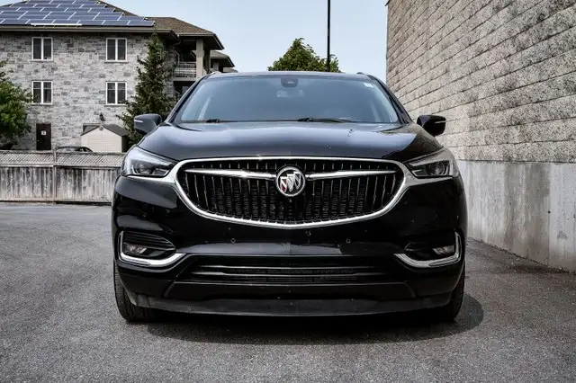 2021 Buick Enclave Premium - Cooled Seats - Leather Seats in Cars & Trucks in Ottawa - Image 5