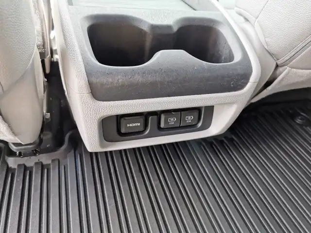 2018 Honda Odyssey Touring dans Autos et camions dans Belleville - Image 32