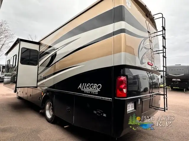 2011 Tiffin Motorhomes Open Road Allegro 32CA 53K Milles Best Pr in RVs & Motorhomes in Moncton - Image 7