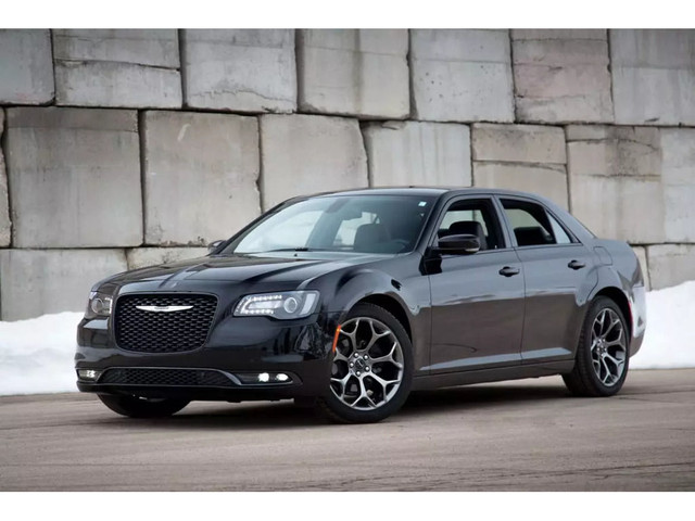  2015 Chrysler 300 300S TOIT PANORAMIQUE in Cars & Trucks in Sherbrooke