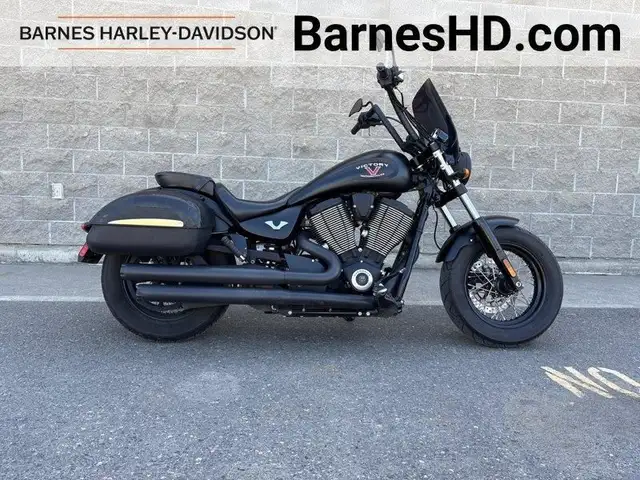 2017 Victory Motorcycles High-Ball Suede Black in Street, Cruisers & Choppers in Kamloops - Image 2