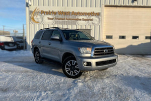 2015 Toyota Sequoia SR5 SUV AWD No Accident  -  One Owner