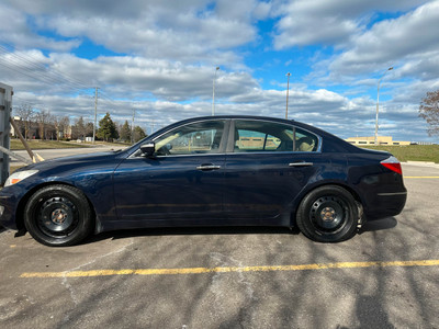 2010 Hyundai Genesis sedan