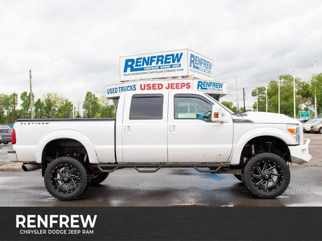 2015 Ford Super Duty F-350 SRW Platinum 4x4, Sunroof in Cars & Trucks in Calgary