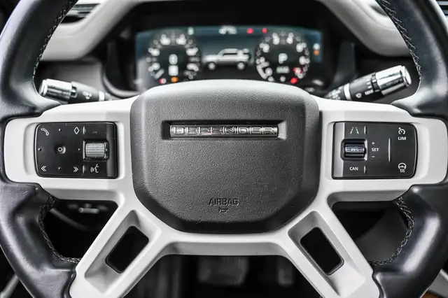 2022 Land Rover Defender S | Toit pano | Black Pack | Roues 19po in Cars & Trucks in Longueuil / South Shore - Image 15