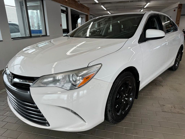  2015 Toyota Camry 4dr Sdn I4 Auto LE in Cars & Trucks in Longueuil / South Shore