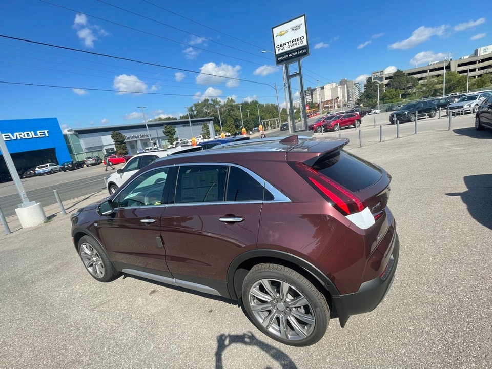 2023 Cadillac XT4 Premium Luxury AWD / TECHNOLOGY PACKAGE / H...