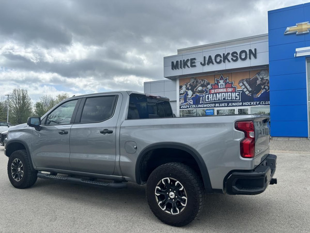 2023 Chevrolet Silverado Short BOX Crew CAB 1500 4WD in Cars & Trucks in Barrie