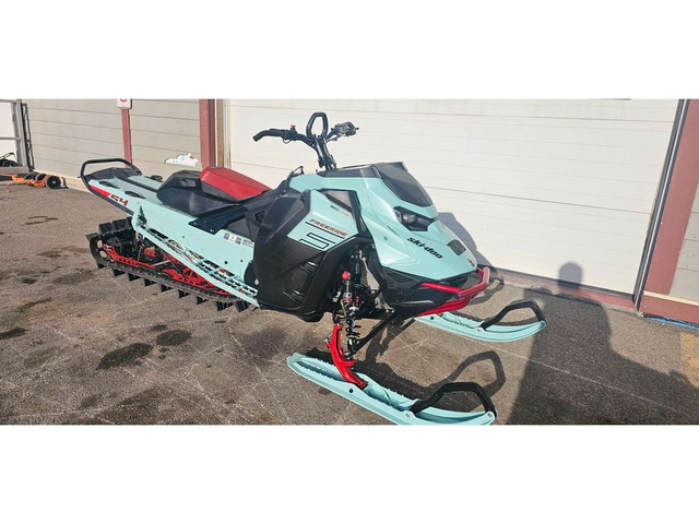 2024 Ski-Doo FREERIDE TURBO 850 154 3 BIG SCREEN FINANCING AVAIL in Snowmobiles in Calgary - Image 3