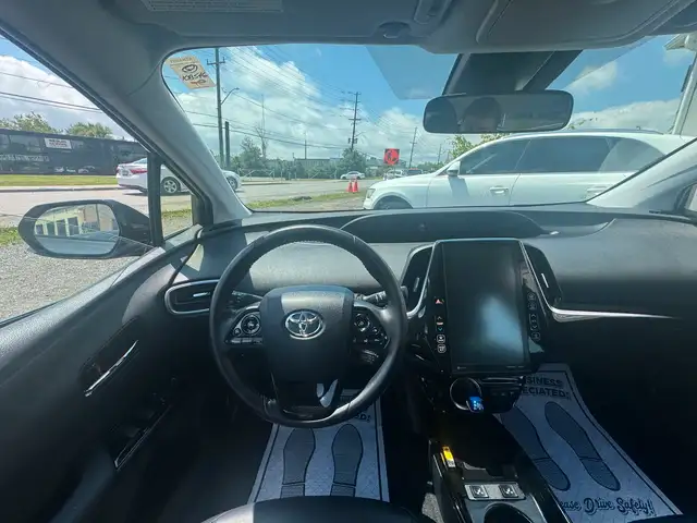2020 Toyota Prius Prime XLE dans Autos et camions dans Ottawa - Image 10