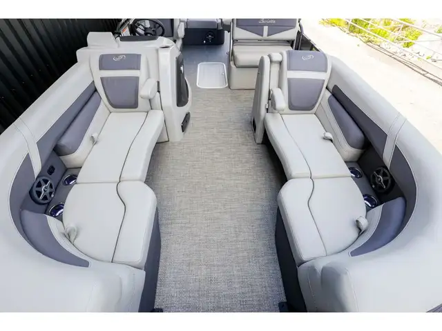 2025 Barletta Cabrio 24 UE in Powerboats & Motorboats in Québec City - Image 34