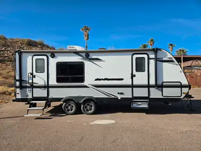 APPLY NOW: https://www.ridecollective.ca/get-pre-approved The 2021 JAYCO JAY FEATHER 22RK 27FT is a...