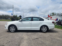 CLEAN CARFAX REPORT No Accidents 2017 VOLKSWAGEN JETTA 1.4T S MANUAL featuring: Back up Camera, Crui... (image 4)