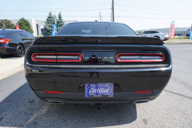 2015 Dodge Challenger in Cars & Trucks in Oakville / Halton Region - Image 4