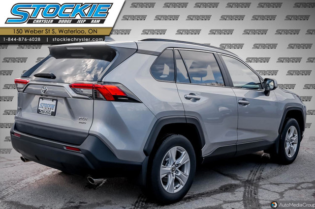 2021 Toyota RAV4 XLE Accident Free | All Wheel Drive | Cleara... in Cars & Trucks in Kitchener / Waterloo - Image 4