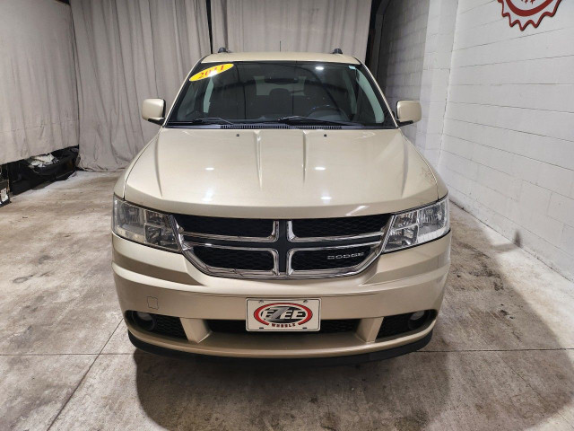 2011 Dodge Journey in Cars & Trucks in Windsor Region - Image 2