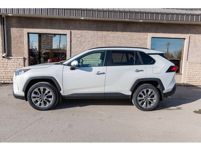  2019 Toyota RAV4 Limited AWD, REVERSE CAMERA, HEATED SEATS, NAV in Cars & Trucks in Winnipeg - Image 2
