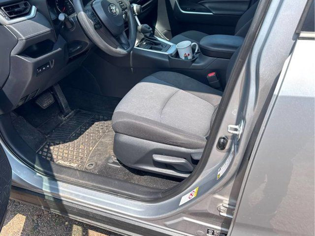 2019 Toyota RAV4 LE | Adaptive Cruise | Heated Seats in Cars & Trucks in Guelph - Image 3