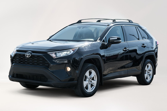 2019 Toyota RAV4 XLE * AWD * Toit ouvrant * Toujours bien entret in Cars & Trucks in City of Montréal