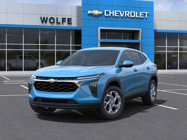 2025 Chevrolet Trax LS in Cars & Trucks in Edmonton - Image 3