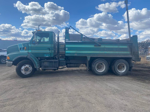 1999 Sterling LT8513 Tandem Gravel Truck N/A in Heavy Trucks in Edmonton - Image 3