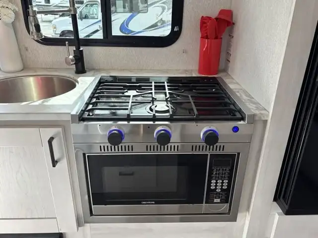 2023 EAST TO WEST Entrada 2200S in RVs & Motorhomes in Red Deer - Image 20