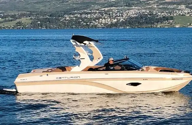 2018 CENTURION R1237 H6 (FINANCING AVAILABLE) in Powerboats & Motorboats in Kelowna - Image 3