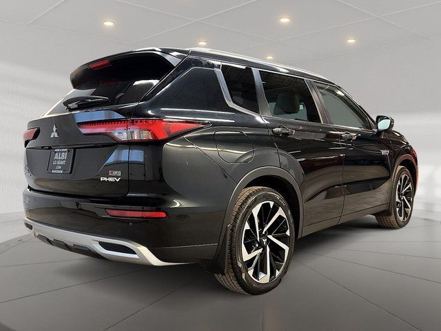 2023 Mitsubishi Outlander SEL S PHEV CUIR TOIT PANO NAV AWC in Cars & Trucks in Laval / North Shore - Image 4