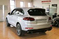 Special Finance Price: $32,999 | Cash Price: $34 ,499 2018 Porsche Cayenne Platinum Edition 3.6L V6... (image 3)