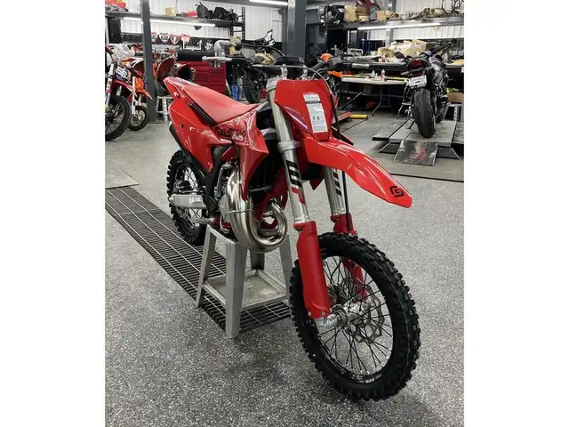 2025 GASGAS MC 85 17/14 in Dirt Bikes & Motocross in Granby - Image 9