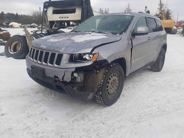 2015 Jeep Grand Cherokee Laredo in Cars & Trucks in Barrie