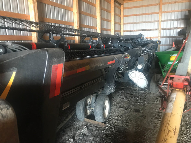 2018 Macdon FD140 in Farming Equipment in St. Albert - Image 2