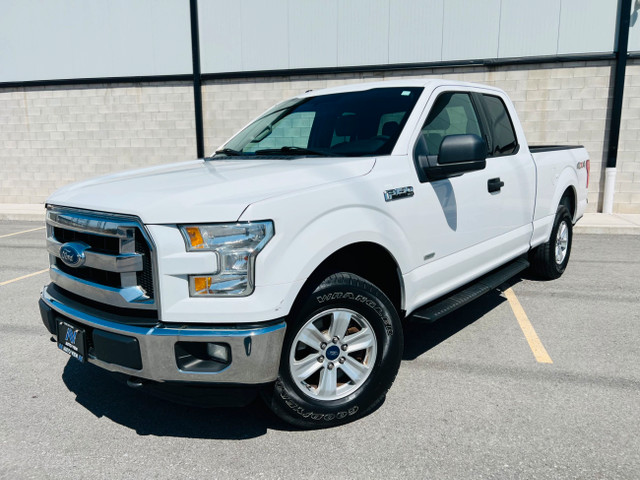 2015 Ford F-150 XLT SuperCab 6.5-ft. Bed 4WD **CLEAN CARFAX** in Cars & Trucks in Hamilton